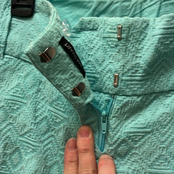 Maurice’s Women's Textured Aqua chino Shorts size 1/2 - Picture 5 of 9
